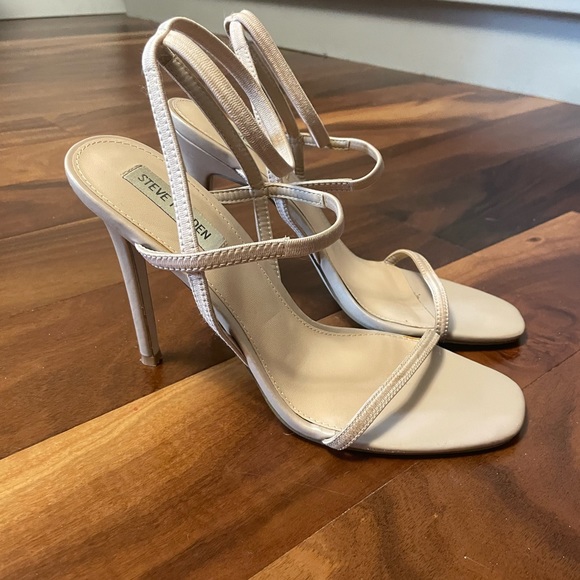 Steve Madden - Nectar Nude Heels - Picture 2 of 4